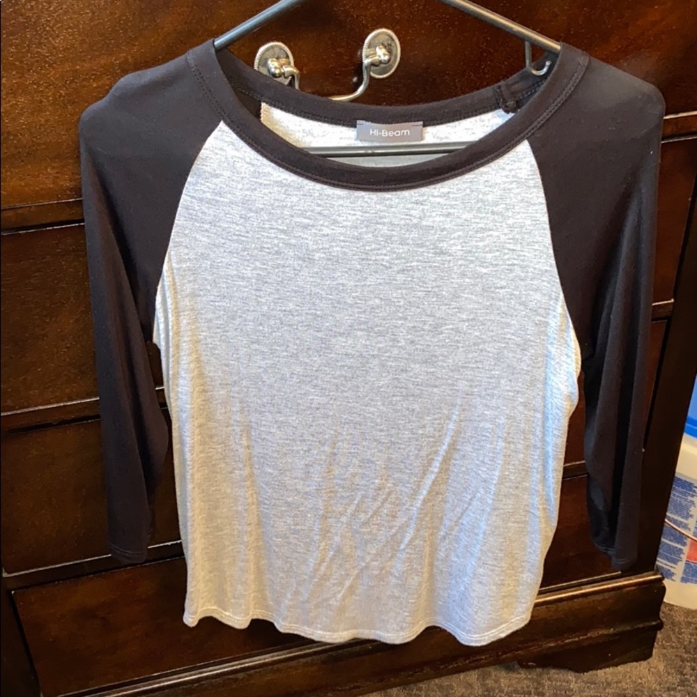 Simple quarter sleeve top